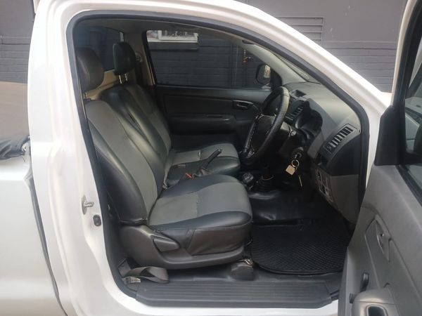 2015-Toyota-Hilux-25-D-4D-S-Single-Cab image:7