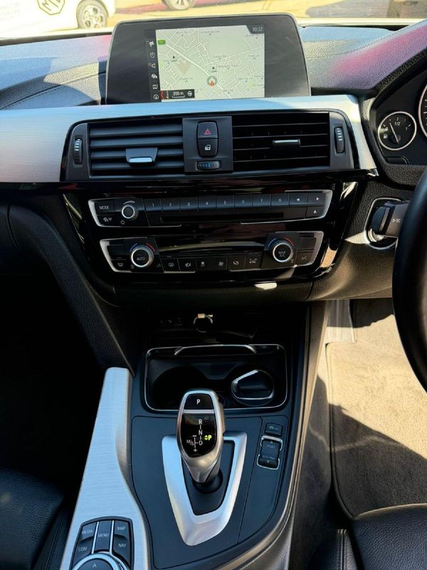 2018-BMW-4-Series-420i-Coupe-Luxury-Line image:12