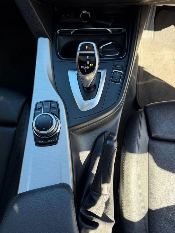 2018-BMW-4-Series-420i-Coupe-Luxury-Line image:15