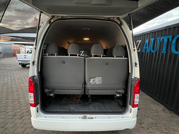 2020-Toyota-Quantum-25-D-4D-14-seat image:8