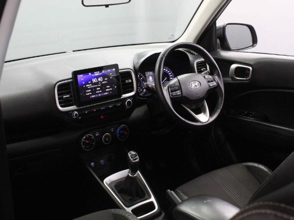 2021-Hyundai-Venue-10-TGDI-Fluid image:13