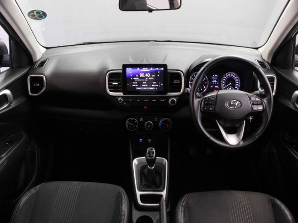 2021-Hyundai-Venue-10-TGDI-Fluid image:14