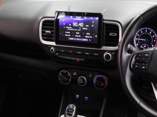 2021-Hyundai-Venue-10-TGDI-Fluid image:2