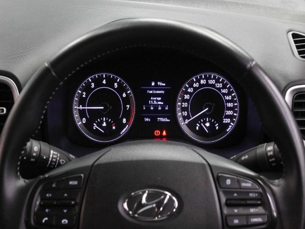 2021-Hyundai-Venue-10-TGDI-Fluid image:4