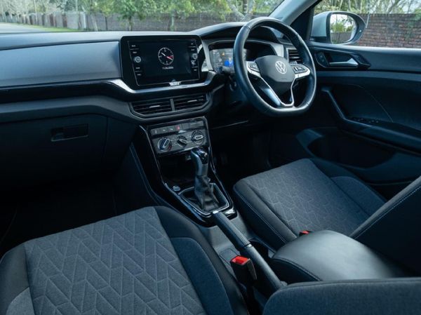 2025-Volkswagen-T-Cross-10-TSI-Life-Auto image:17