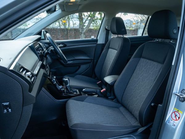 2025-Volkswagen-T-Cross-10-TSI-Life-Auto image:18