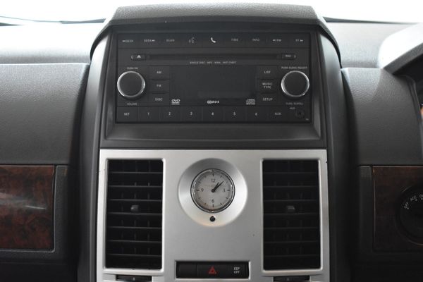 2010-Chrysler-Grand-Voyager-28-LX-Auto image:17