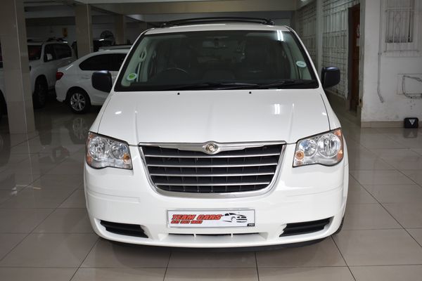 2010-Chrysler-Grand-Voyager-28-LX-Auto image:1