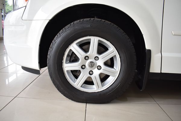 2010-Chrysler-Grand-Voyager-28-LX-Auto image:22