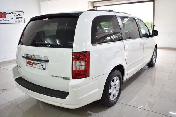 2010-Chrysler-Grand-Voyager-28-LX-Auto image:6
