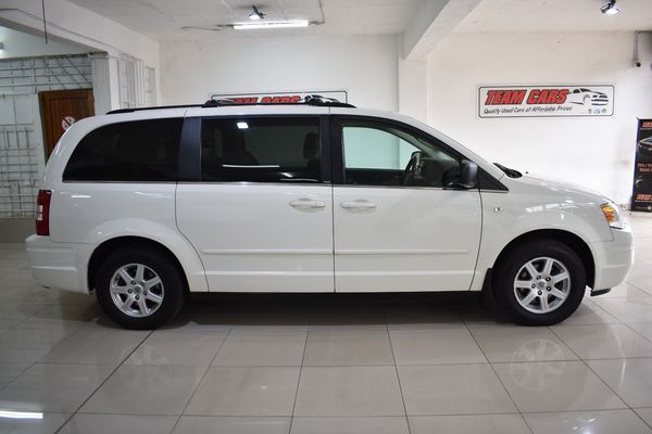 2010-Chrysler-Grand-Voyager-28-LX-Auto image:7