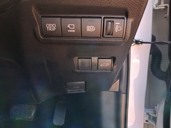 2025-Toyota-Corolla-Cross-18-XR-Hybrid image:24