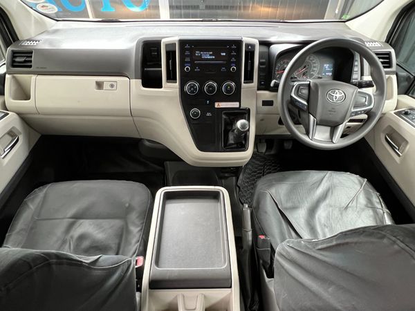 2020-Toyota-Quantum-28-GL-14-Seat image:12