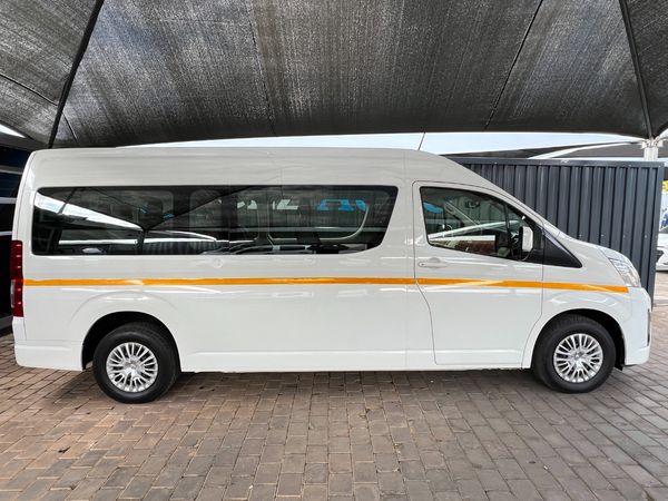 2020-Toyota-Quantum-28-GL-14-Seat image:1