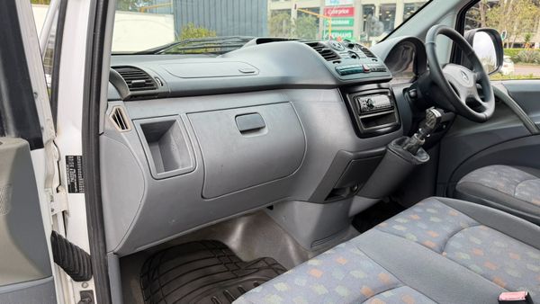 2005-Mercedes-Benz-Vito-115-CDI-Hi-Roof-Panel-Van image:5