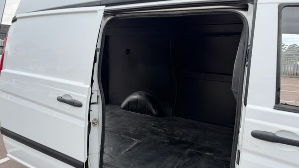 2005-Mercedes-Benz-Vito-115-CDI-Hi-Roof-Panel-Van image:8
