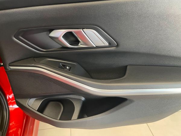 2022-BMW-3-Series-318i-M-Mzansi-Edition-Auto-g20 image:11