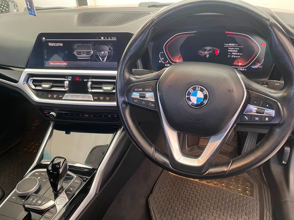 2022-BMW-3-Series-318i-M-Mzansi-Edition-Auto-g20 image:5
