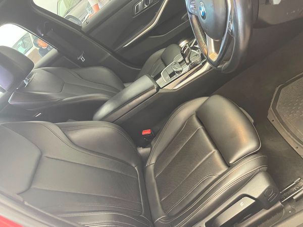 2022-BMW-3-Series-318i-M-Mzansi-Edition-Auto-g20 image:8