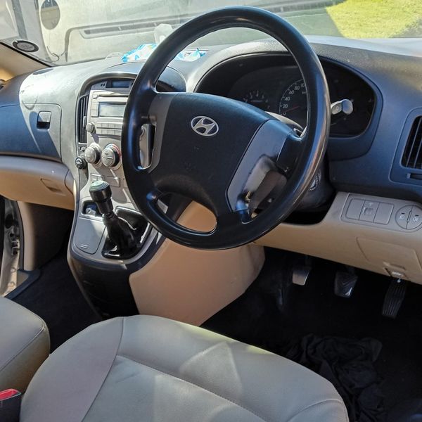 2011-Hyundai-H-1-24-CVVT-Executive image:2