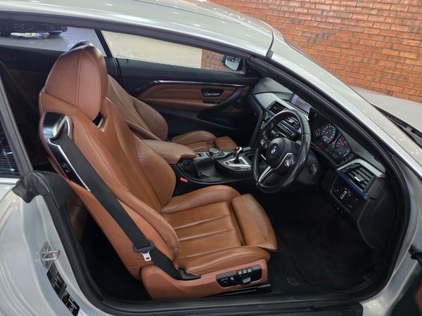 2016-BMW-M4-Convertible-Auto image:5