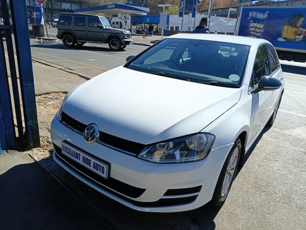 2016-Volkswagen-Golf-VII-14-TSI-Comfortline image:2