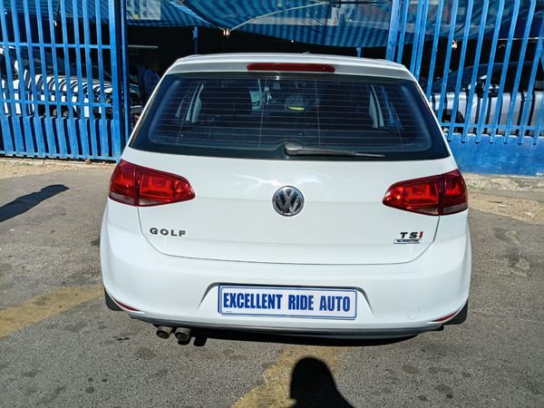 2016-Volkswagen-Golf-VII-14-TSI-Comfortline image:7