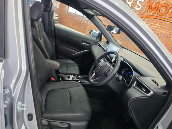 2026-Toyota-Corolla-Cross-18-XS-Hybrid image:7