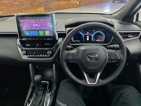 2026-Toyota-Corolla-Cross-18-XR-Hybrid image:7