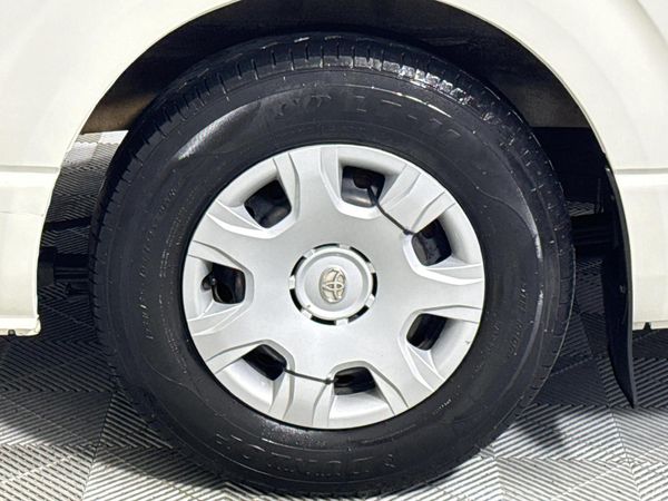 2018-Toyota-Quantum-27-14-seat image:6
