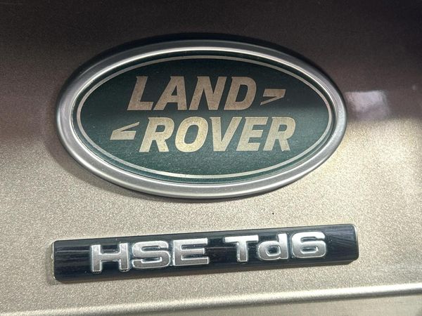 2017-Land-Rover-Discovery-30-TD6-HSE-Luxury image:11