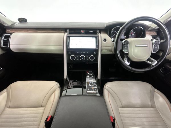 2017-Land-Rover-Discovery-30-TD6-HSE-Luxury image:1