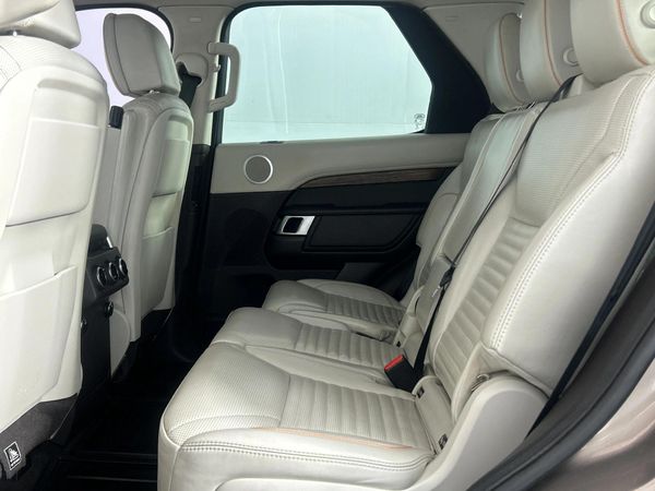 2017-Land-Rover-Discovery-30-TD6-HSE-Luxury image:3