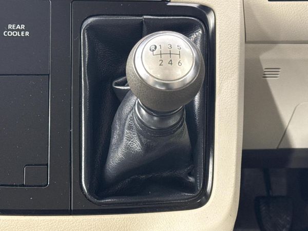 2022-Toyota-Quantum-28-GL-11-seat image:10
