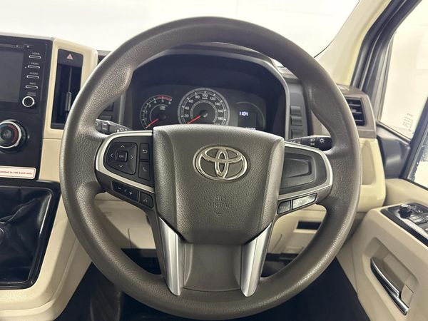 2022-Toyota-Quantum-28-GL-11-seat image:11