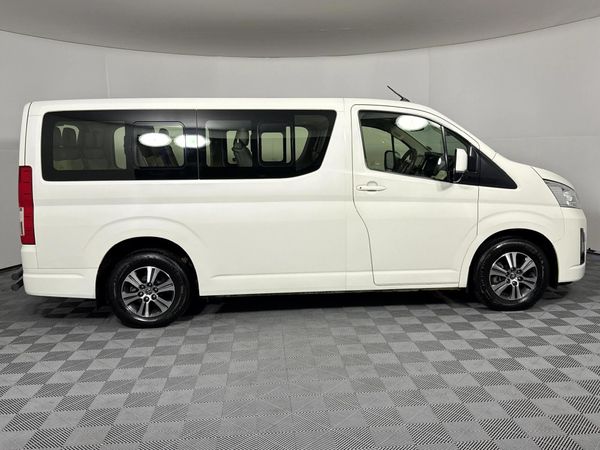 2022-Toyota-Quantum-28-GL-11-seat image:17