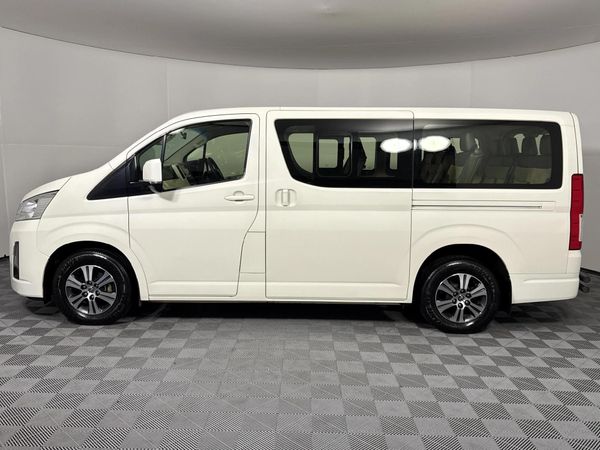 2022-Toyota-Quantum-28-GL-11-seat image:19