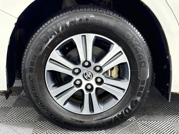 2022-Toyota-Quantum-28-GL-11-seat image:6