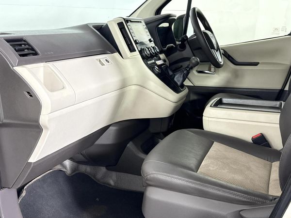 2022-Toyota-Quantum-28-GL-11-seat image:8