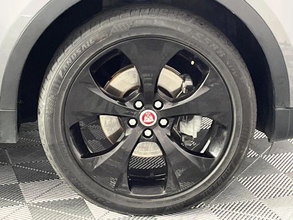 2019-Jaguar-E-Pace-D180-20D-First-Edition-132kW image:4