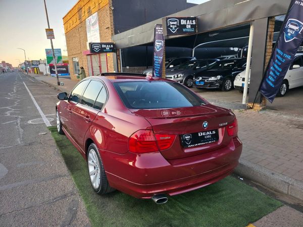 2011-BMW-3-Series-320i-Start image:2