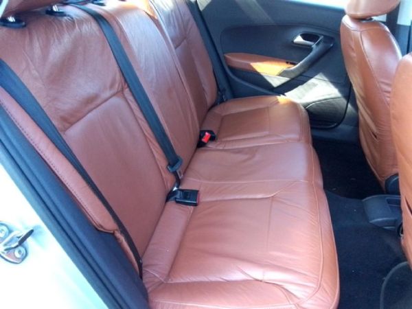2013-Volkswagen-Polo-16-TDI-Comfortline image:9