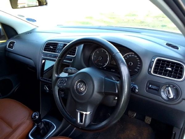 2013-Volkswagen-Polo-16-TDI-Comfortline image:4