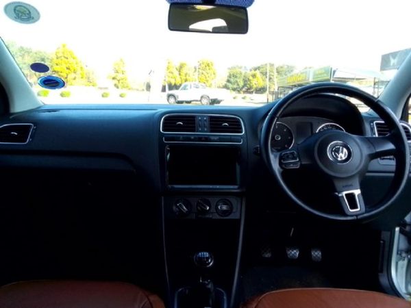 2013-Volkswagen-Polo-16-TDI-Comfortline image:6