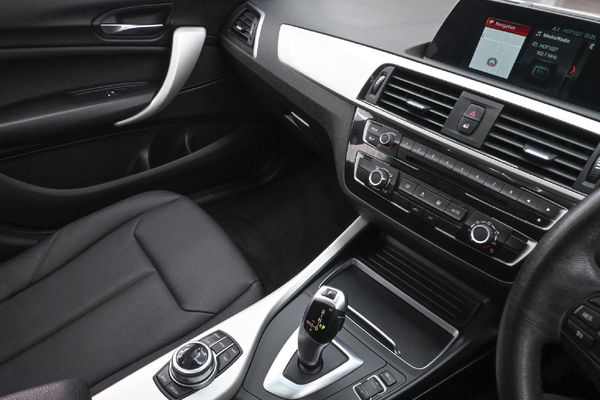2018-BMW-1-Series-118i-5-dr-Auto image:9