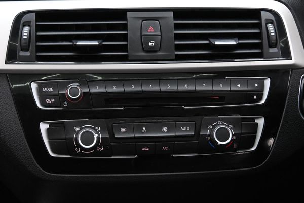 2018-BMW-1-Series-118i-5-dr-Auto image:15