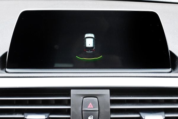 2018-BMW-1-Series-118i-5-dr-Auto image:16