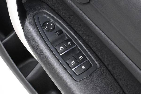 2018-BMW-1-Series-118i-5-dr-Auto image:21