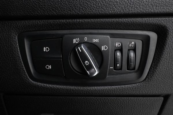 2018-BMW-1-Series-118i-5-dr-Auto image:23