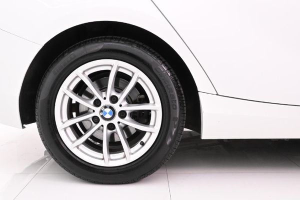 2018-BMW-1-Series-118i-5-dr-Auto image:5